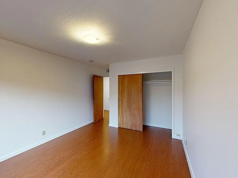 975 Burnett Ave — Photo 8