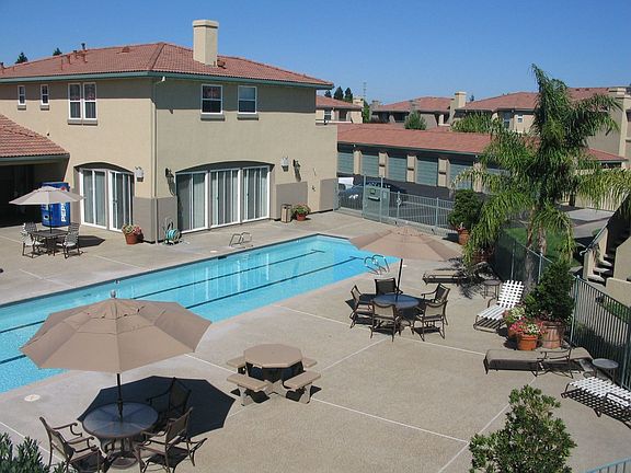 3rd image of 5201 Laguna Oaks Dr Unit 36