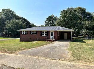 410 E Green St, Iva, SC 29655