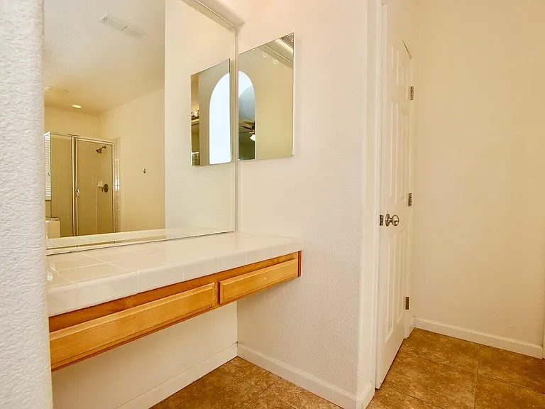 833 Round Hill Dr — Photo 25