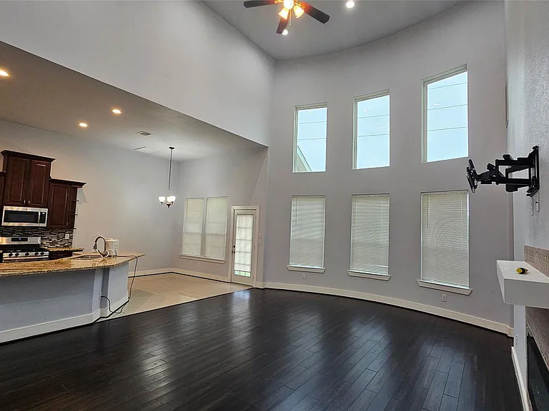 3715 Aldridge Dr — Photo 7