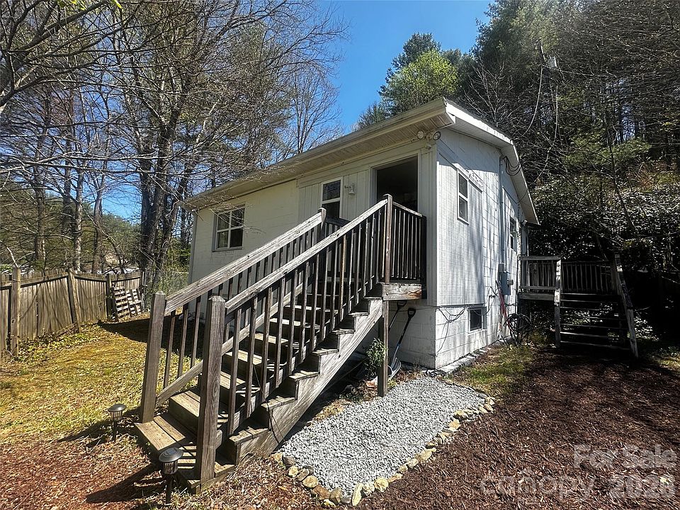 1st image of 9 Poplar Dr