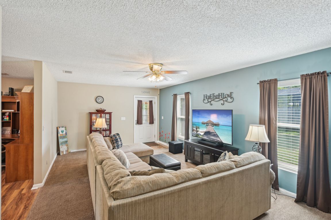 Husson Ave-1705-008.jpg