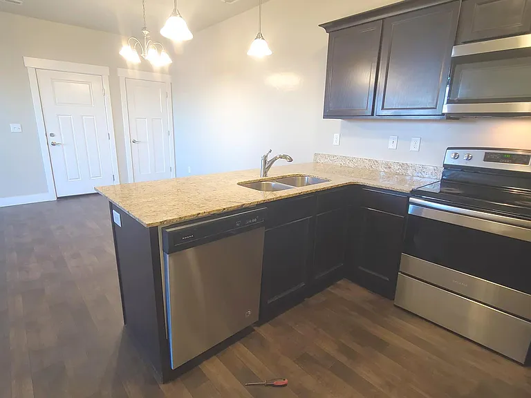 74 W Silver Springs Dr — Photo 7
