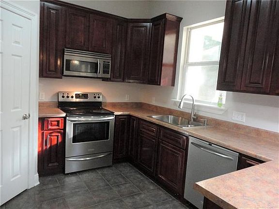 4th image of 65063 Holmes St