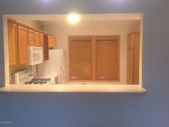 5th image of 402 Abbey Mill Dr SE #75