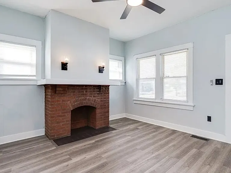 416 Geneva Rd — Photo 6