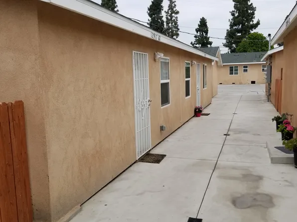 12917 1/2 S Willowbrook Ave, Compton, CA 90222