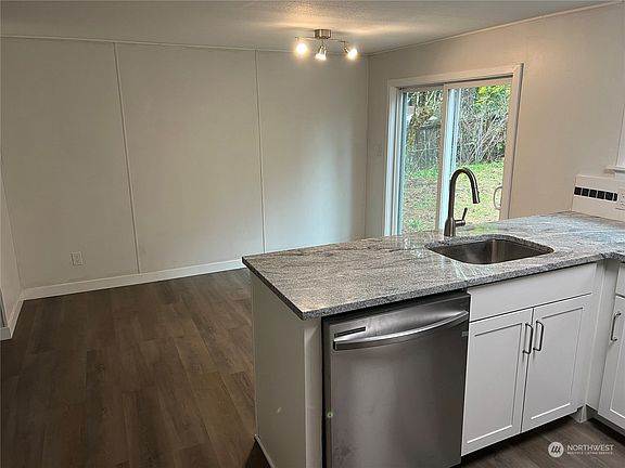 4th image of 2535 70th Avenue SW #38