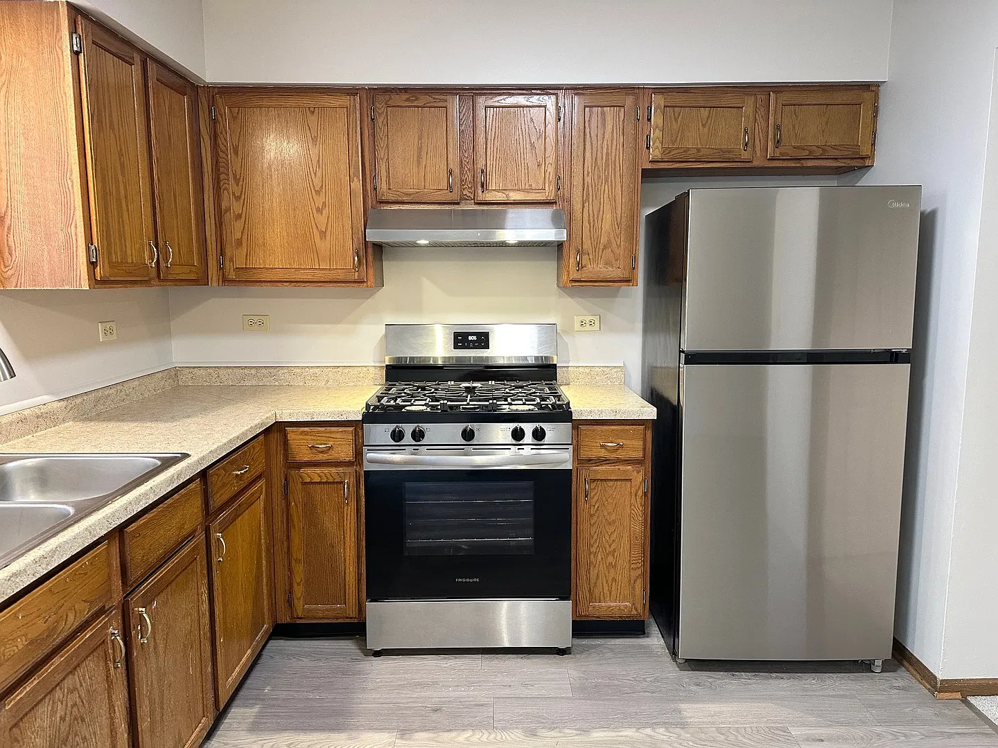 2 bed, 1.5 bath, 1033 sqft, $1,950 — Photo 4
