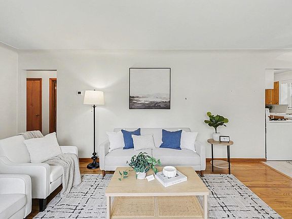 5th image of 2162 Finsbury Ln NW