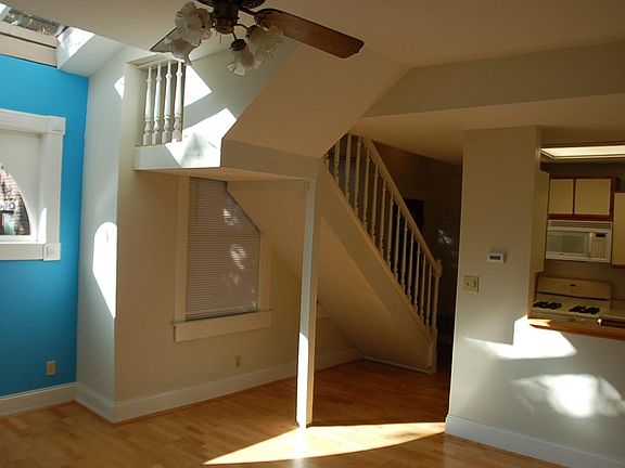 2nd image of 10 W Hollister St #2