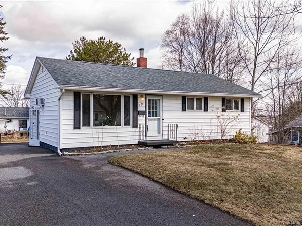 19 Coventry Cres, Fredericton, NB E3B 4P4