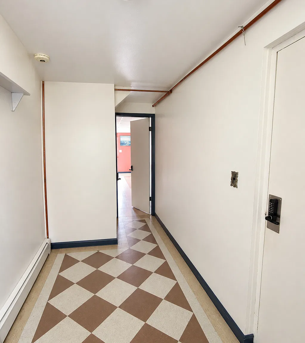 2 bed, $1,800 — Photo 2