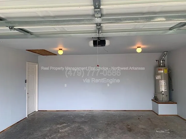 890 Sunflower St — Photo 15