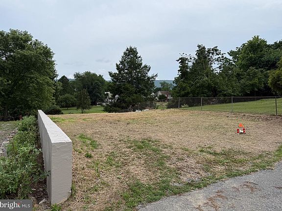 2nd image of 45 Rockford Rd