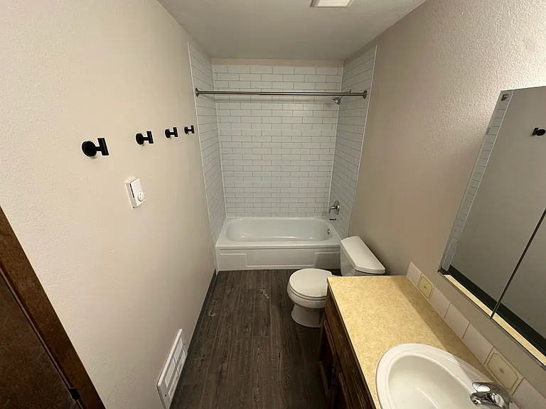 533 E Sanson Ave #533 — Photo 9