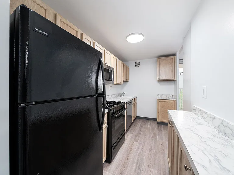 6040 Boulevard East #5M — Photo 10