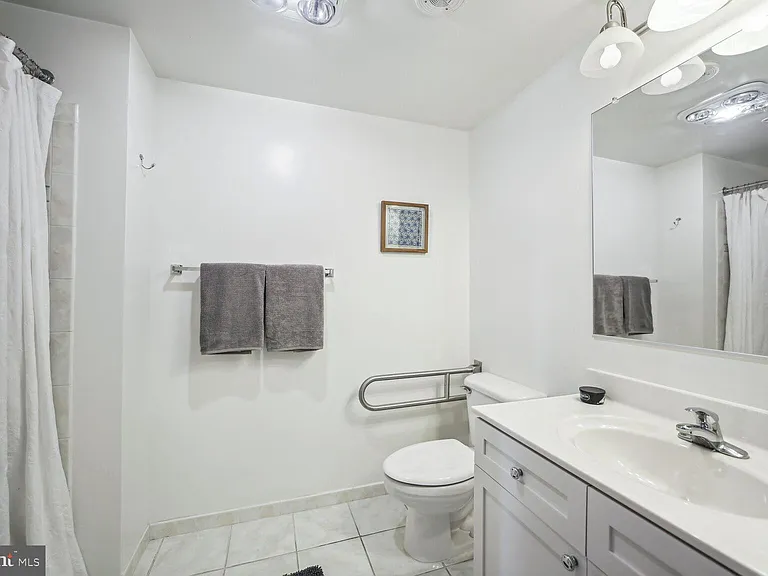 930 Wayne Ave #1205 — Photo 27