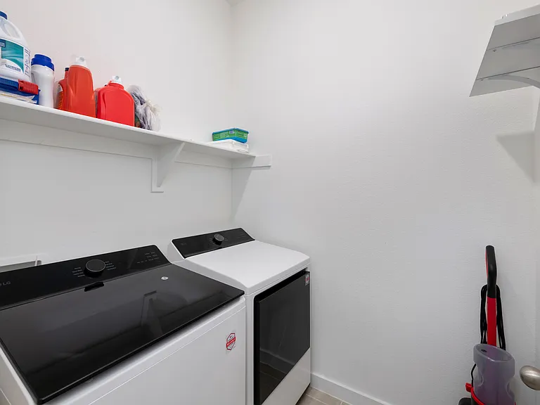 635 Brockwell Bnd — Photo 22