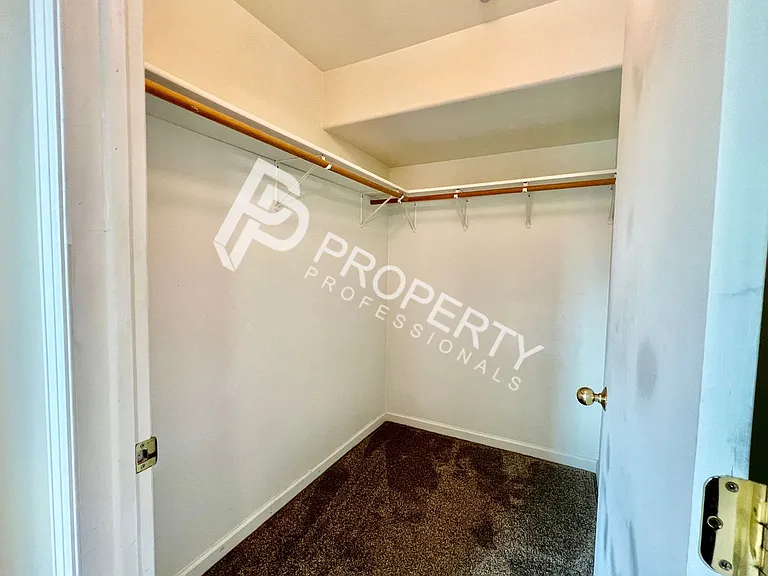796 Castle Valley Blvd #E — Photo 10