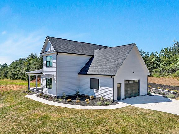 3rd image of 1154 Barrow Hills Dr