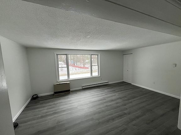 5th image of 4 Clara Hill Ln #D