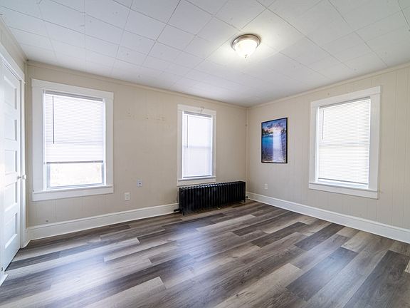 3rd image of 817 E Pear St #2