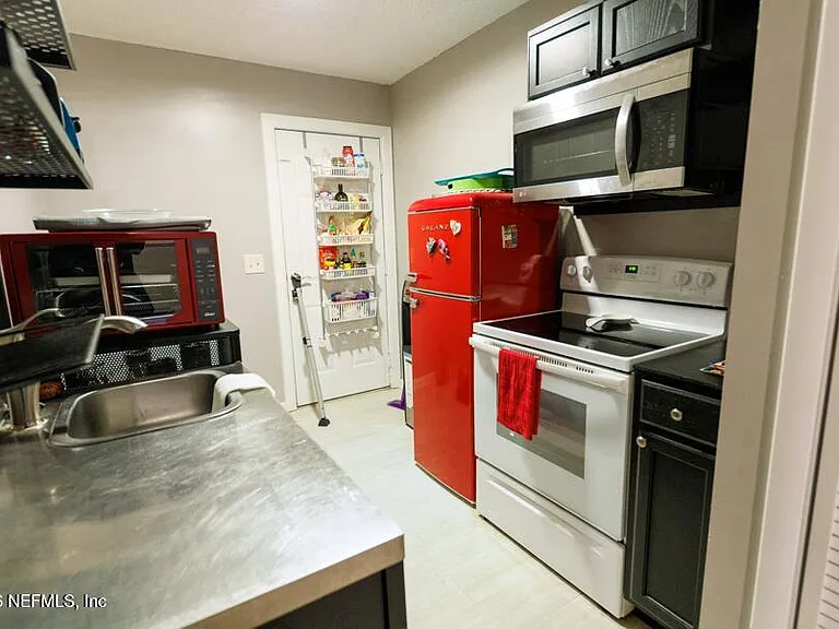 8037 Parental Cir — Photo 7