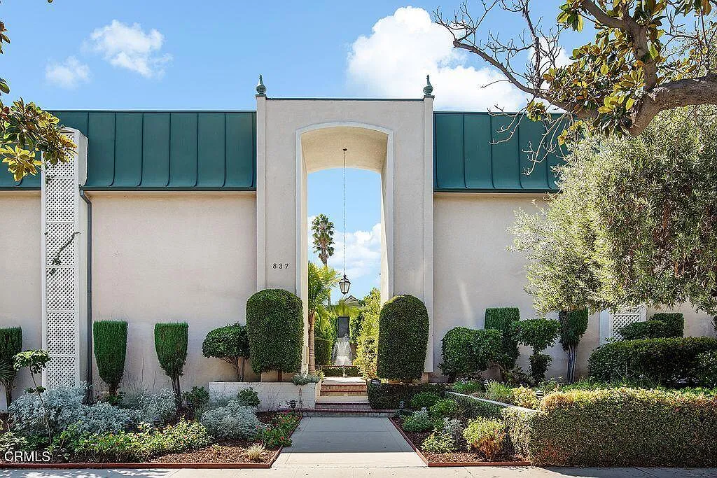 1 bed, 1.0 bath, 722 sqft, $2,850 — Photo 1