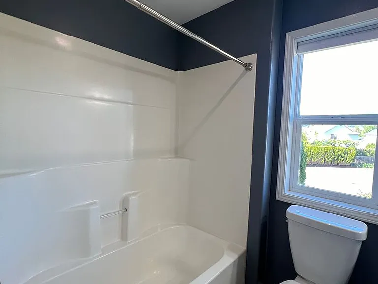 1592 Kingston Way — Photo 30