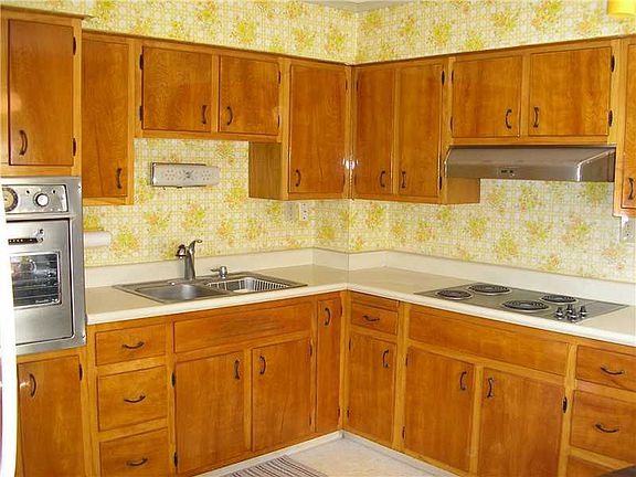 3rd image of 1304 Dalewood St
