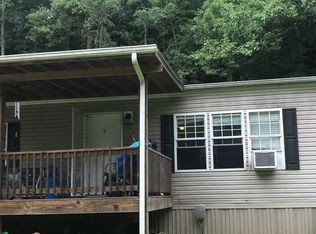 1016 Leatherwood Rd, Lost Creek, KY 41348