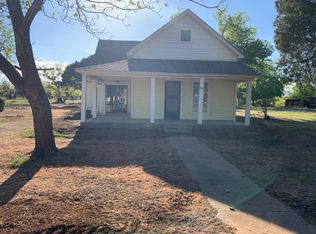 1104 S Avenue C, Olney, TX 76374