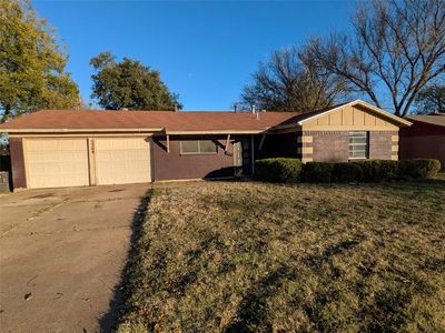 2209 Hooks Ln, Fort Worth, TX, 76112