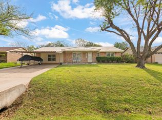 133 Lilac Ln, Azle, TX 76020