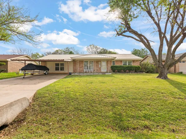 133 Lilac Ln, Azle, TX 76020