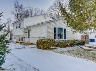 5950 Big Pine Dr, Ypsilanti, MI