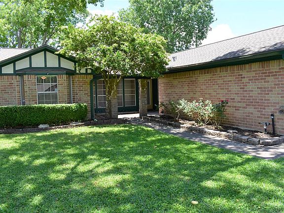 3 Bedroom 2 Bath Home on a Shaded Lot