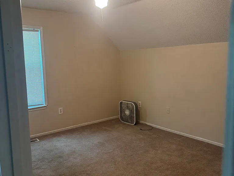 1141 Hulon Ln — Photo 6