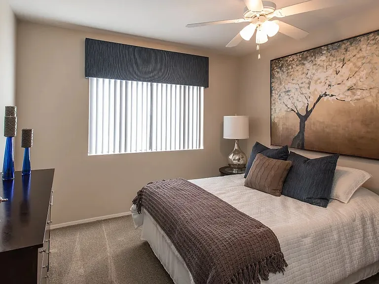 Scottsdale Highlands Apartments — Photo 12