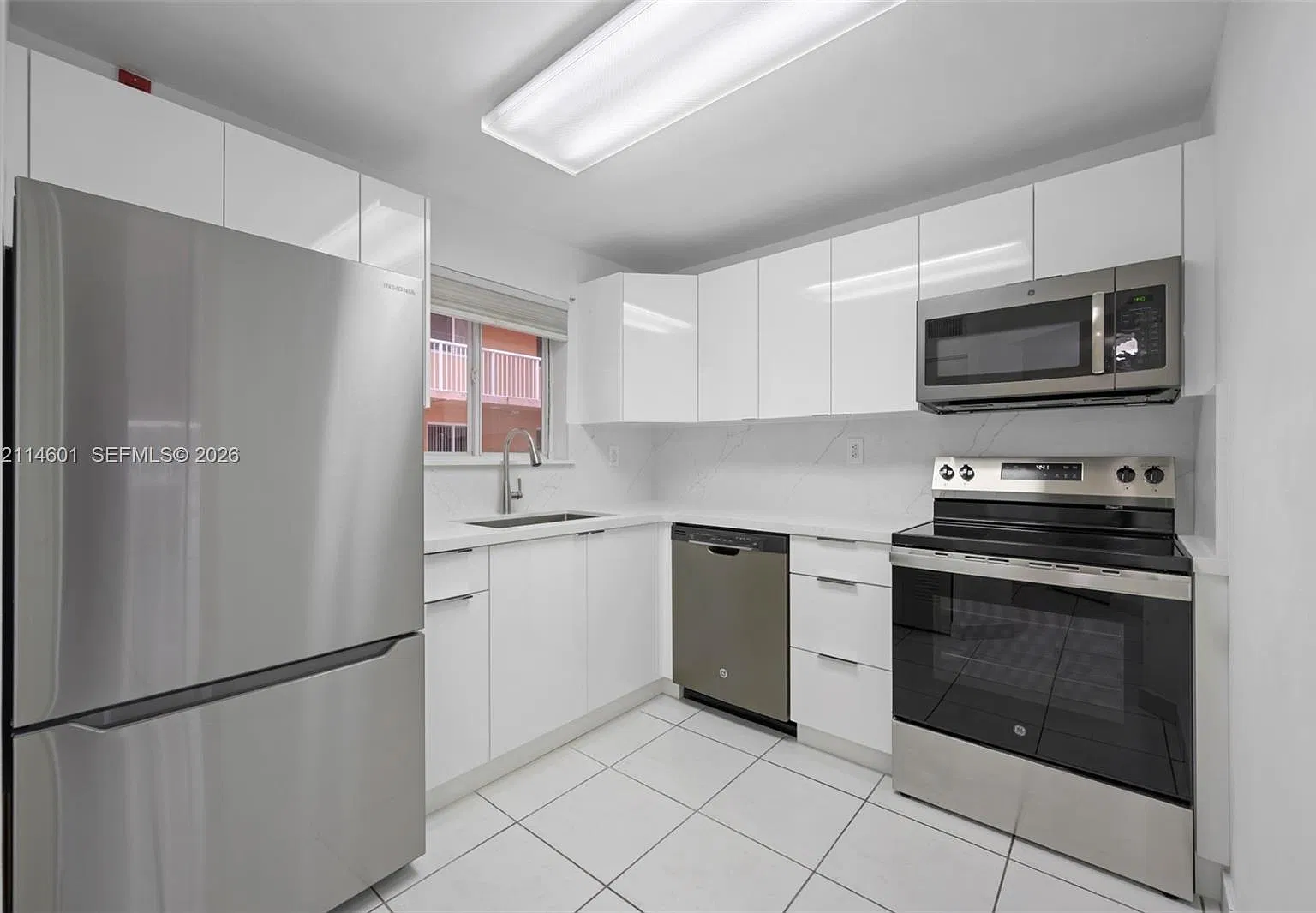 Harding Tower Condo — Photo 4