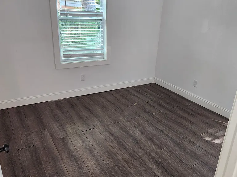 Guest Bedroom (3)