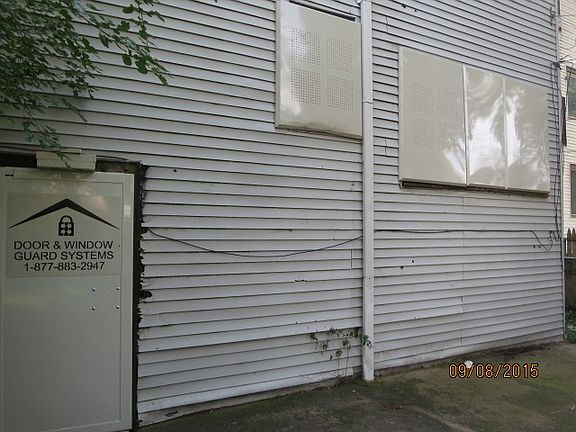 4th image of 552 N Lawler Ave