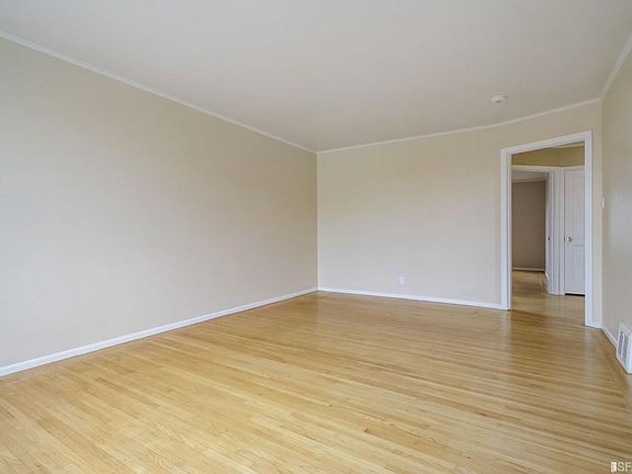 5th image of 1990 29th Ave