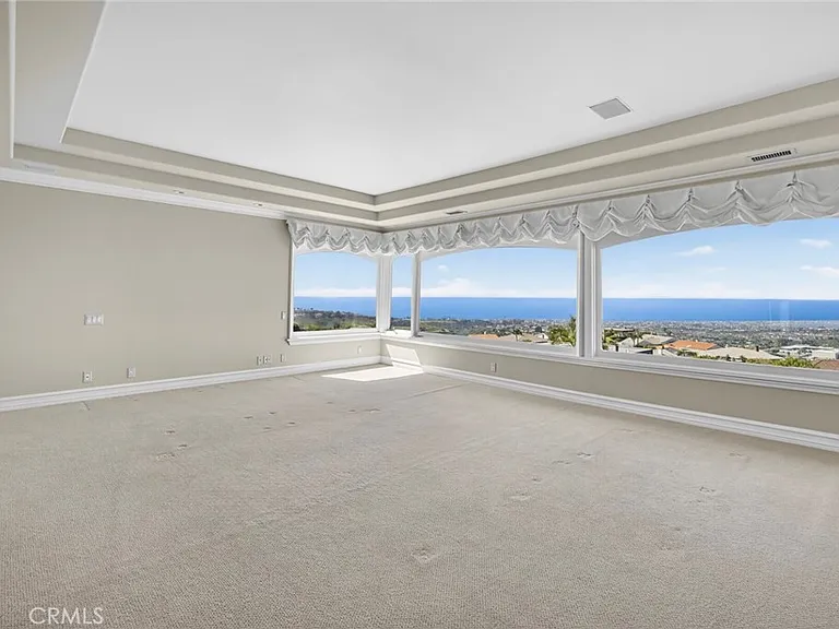 49 Cambria Dr — Photo 32