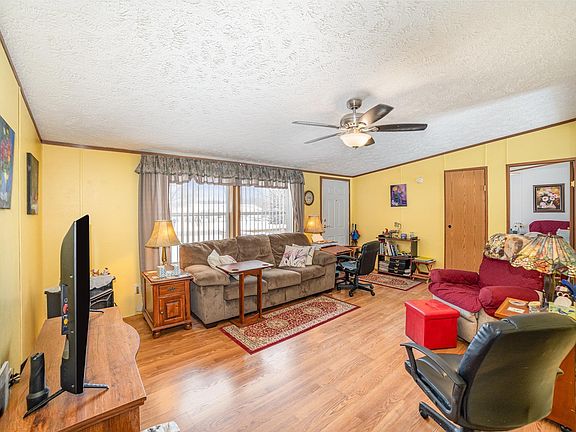 5th image of 1051 Duquesa Dr