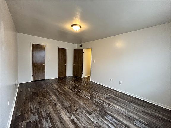 2nd image of 4313 Earl Dr #B7