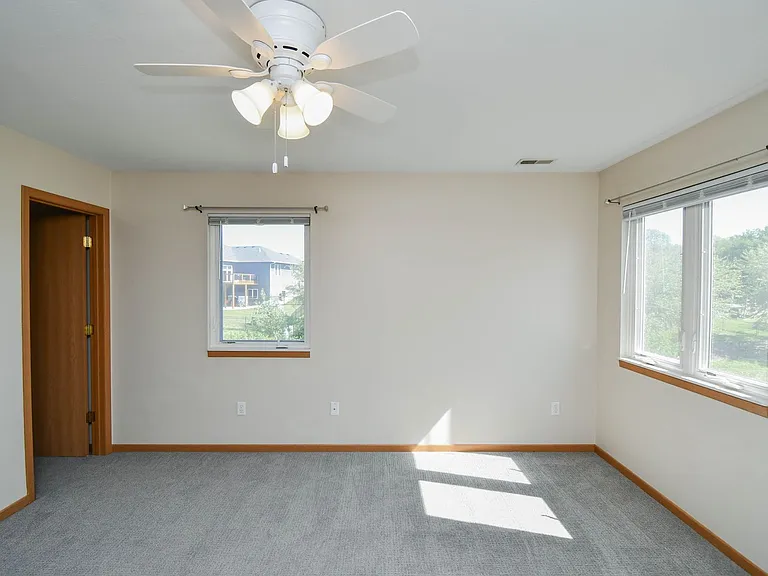 1422 E Redwood Blvd — Photo 20