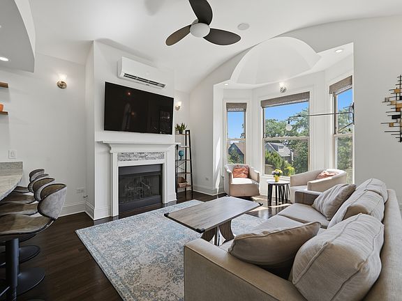 4th image of 4820 N Paulina St APT 3N